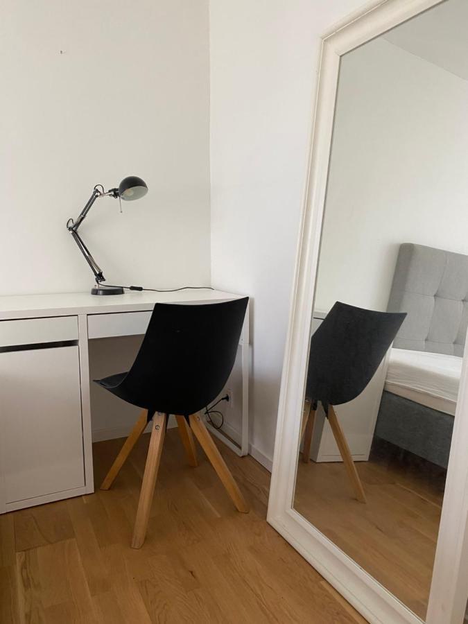 Exclusive 2 Level Etage Next To Arlanda-City Metro Стокгольм Экстерьер фото
