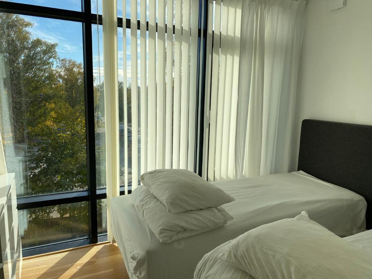 Exclusive 2 Level Etage Next To Arlanda-City Metro Стокгольм Экстерьер фото